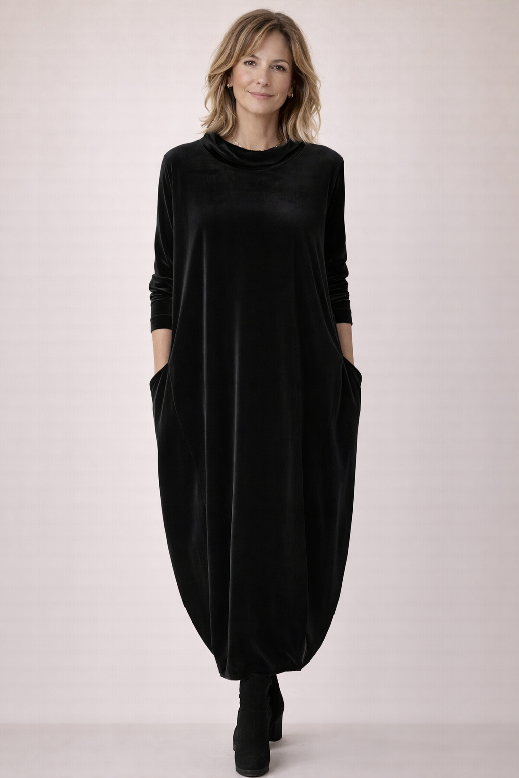 Elena – Vestido Suave de Invierno con Cuello Alto
