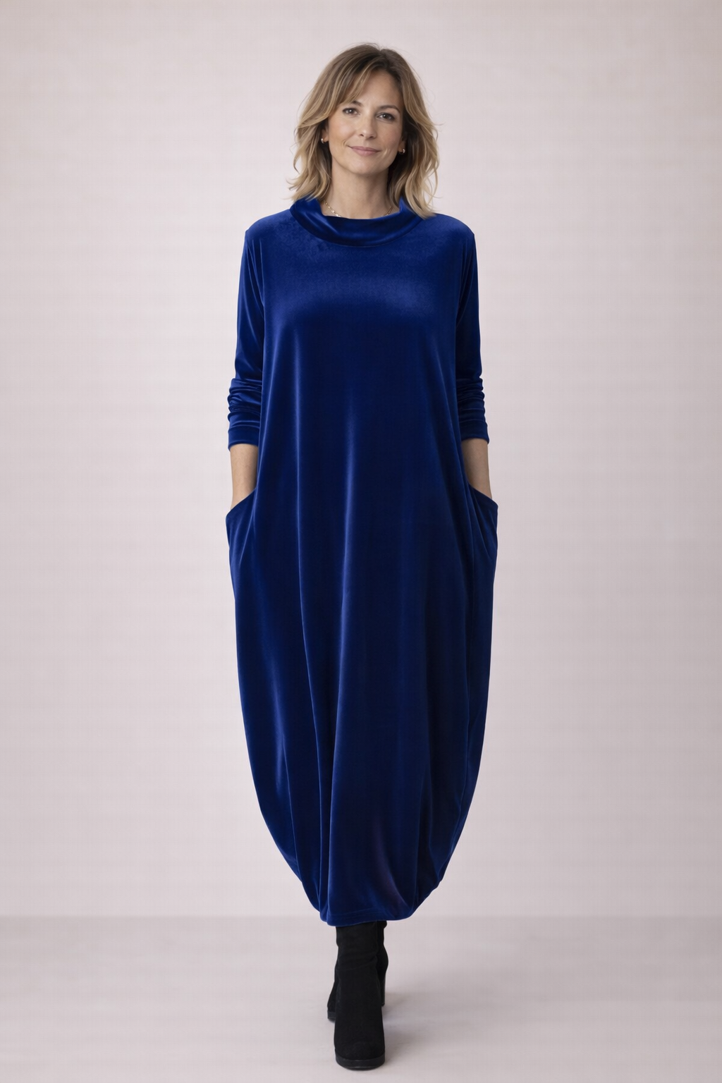Elena – Vestido Suave de Invierno con Cuello Alto