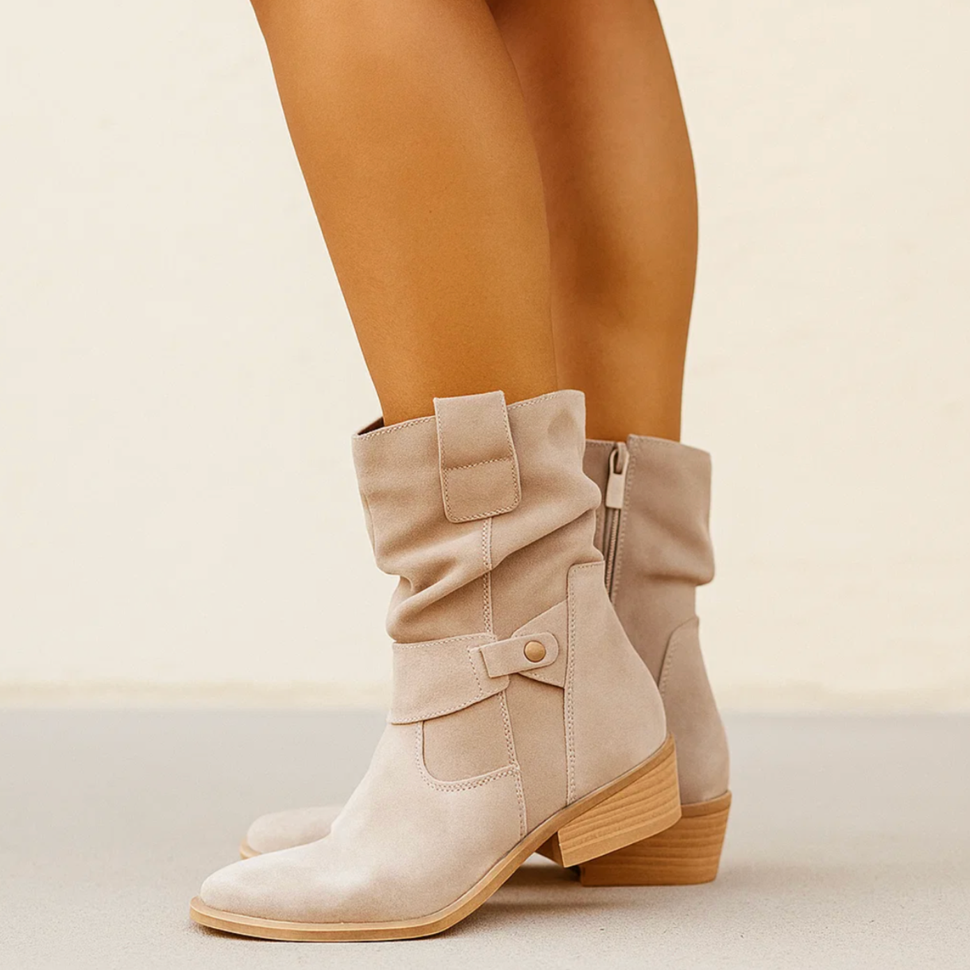 Gianna - Botines de Ante con Detalle Fruncido