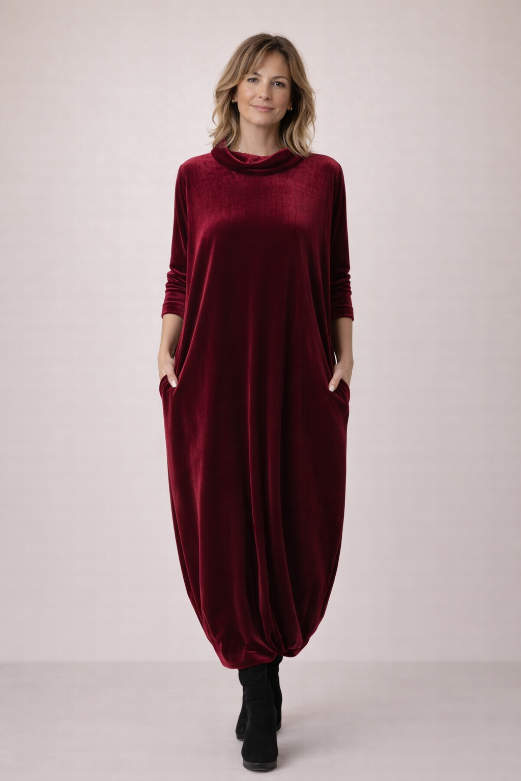 Elena – Vestido Suave de Invierno con Cuello Alto